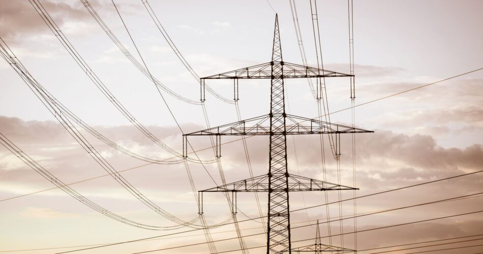 Factură mare la energie: protocolul de verificare în șase pași, înainte să dai vina pe furnizor